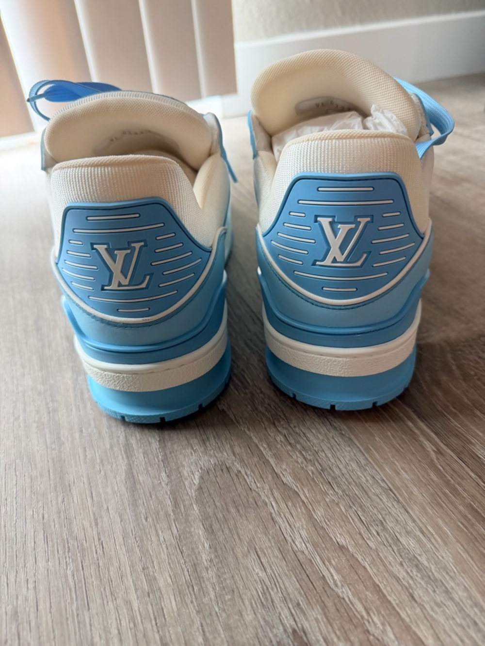 Louis Vuitton White and Sky Blue Low-Top Sneakers - Picture 4 of 7